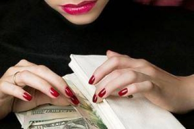 Студентка "зарабатывала" на доверчивых иностранцах