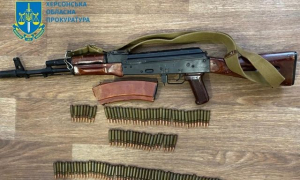 Житель Бериславского района торговал оружием и боеприпасами