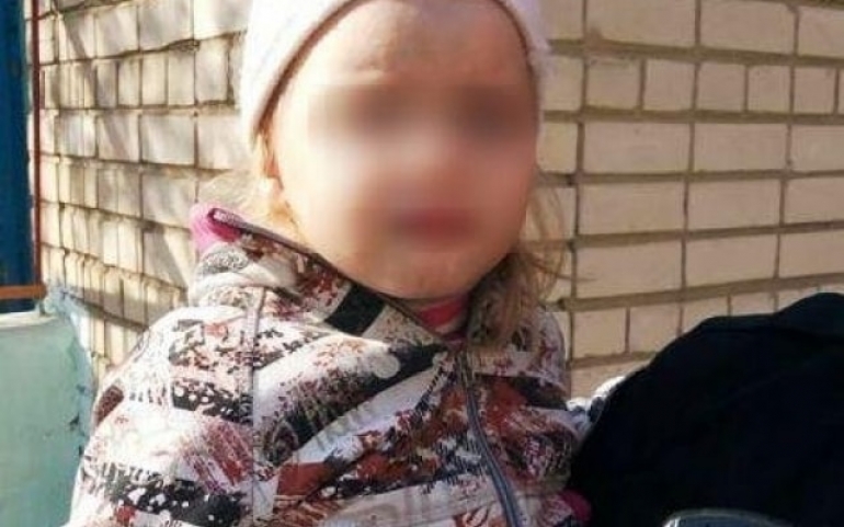 Маленькая херсонка потерялась на улице, но к маме возвращаться не захотела