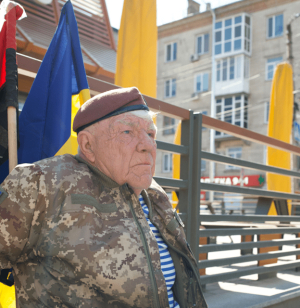 77-летний дядя Гриша победил в номинации «Старший волонтер» конкурса «Новой почты»