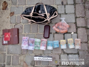 Подростки в Херсоне ограбили пенсионерку – грабителей задержали сразу же