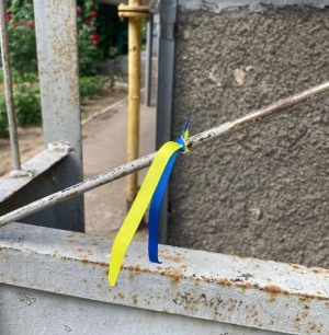 Партизаны украсили Херсон и Новотроицкое украинской символикой