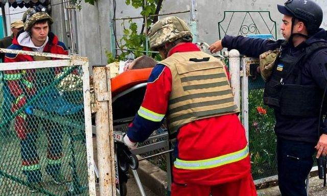 10-летняя девочка, попавшая под обстрел, находится в реанимации