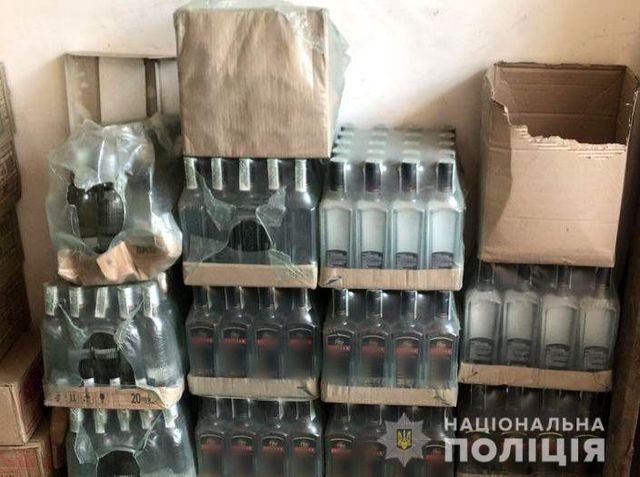 Правоохранители пресекли незаконное производство алкоголя и сигарет