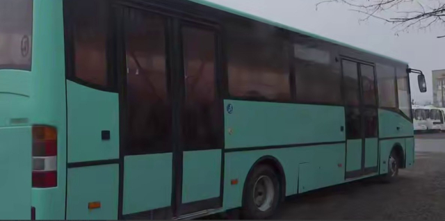 Оккупанты «подарили» захваченным городам автобусы, украденные в Херсоне
