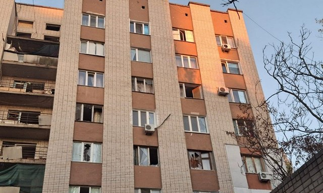 Днепровский район Херсона снова оказался под вражеским ударом