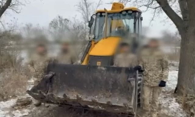 Олешковская громада выделила средства на покупку бульдозера для военных