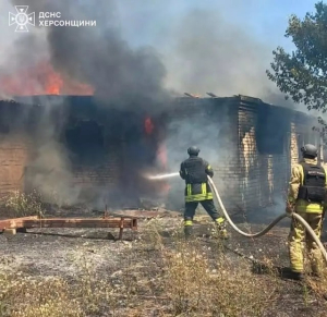 Во время повторного обстрела в Херсоне пострадал пожарный