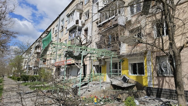 Оккупанты почти полчаса били из артиллерии по Корабельному району Херсона