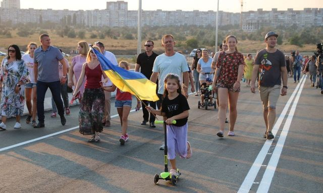 В Херсоне открыли движение по одному из съездов мостоперехода