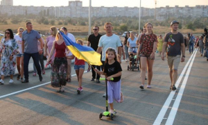 В Херсоне открыли движение по одному из съездов мостоперехода