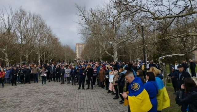 В Херсоне и Каховке снова прошли акции протеста против оккупантов