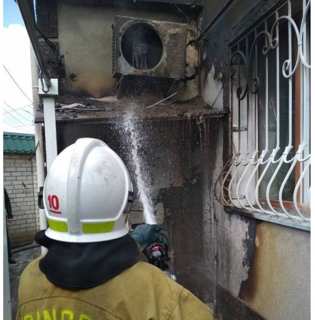 Пожар в частном доме – спасти строение от огня помогли соседи