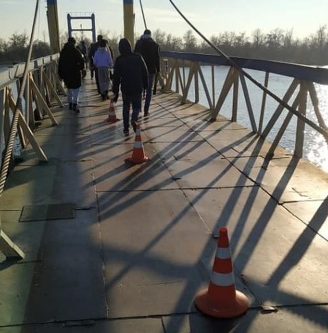 В ДТП на пешеходном мосту в Гидропарке Херсона пострадала девушка