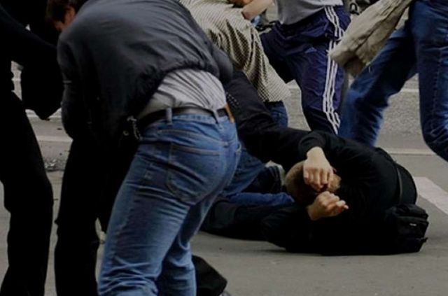 В Корабельном районе подралась молодежь