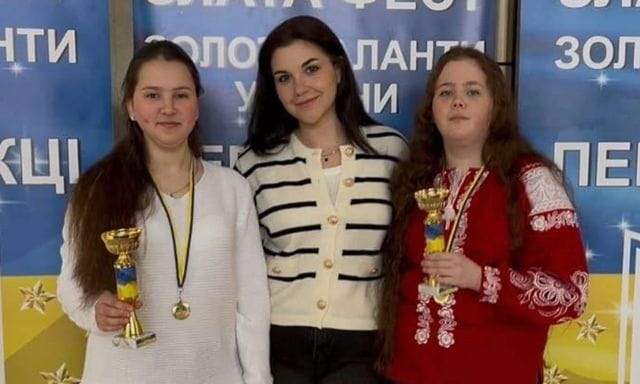 Две херсонские пианистки блестяще выступили на Всеукраинском конкурсе