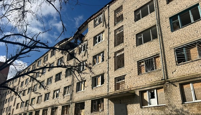 Армия РФ в очередной раз обстреляла общежитие Херсонского государственного университета