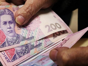 80-летня женщина отдала мошенницам крупную сумму денег