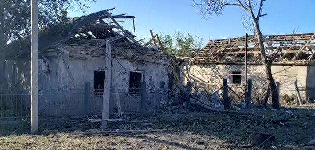 Россияне обстреляли в Белозерке жилые дома и маршрутку