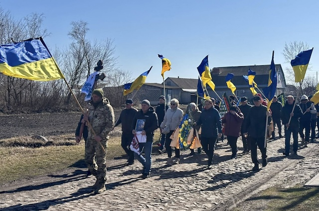 В Чернобаевской громаде проводили в последний земной путь защитника Украины