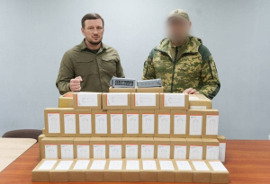 Защитникам Херсонщины передали аккумуляторы для дронов