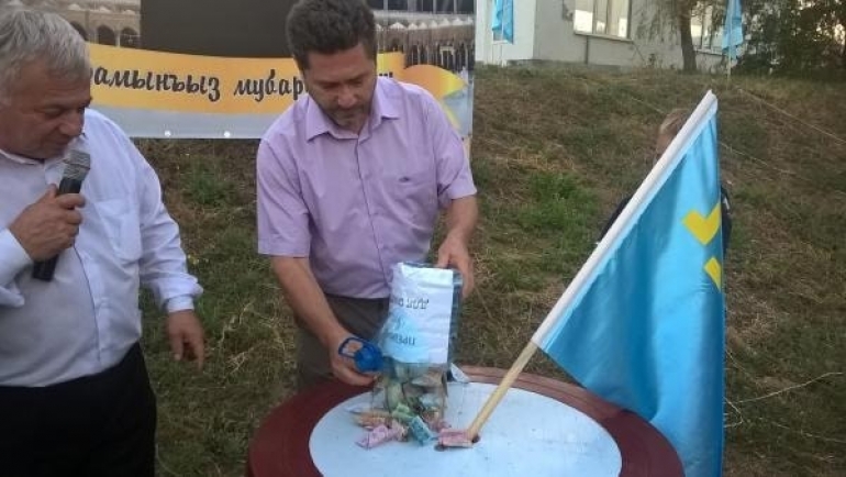 Херсонцы провели акцию в поддержку крымчан, оставшихся верными Украине