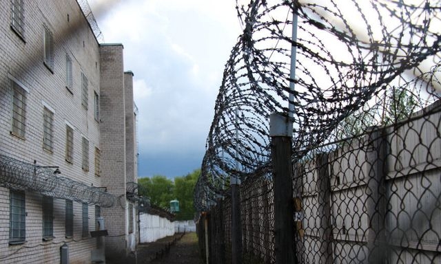 Серийный грабитель решением суда отправлен в колонию