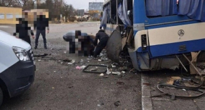 Во время российского обстрела остановки в Новой Каховке погибли 4 человека