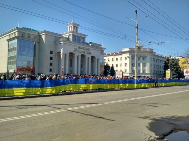 Массовый протест в Херсоне – российские оккупанты открыли огонь по демонстрации