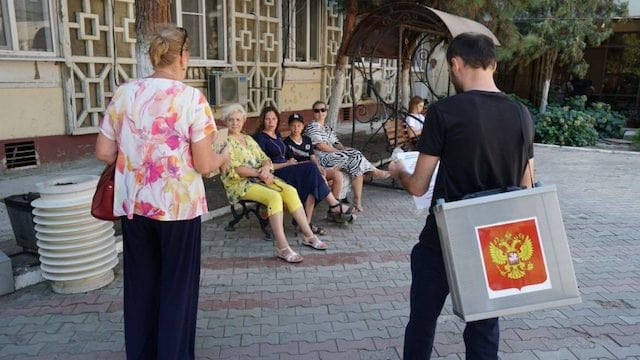 На левом берегу Днепра оккупанты проводят фейковые выборы