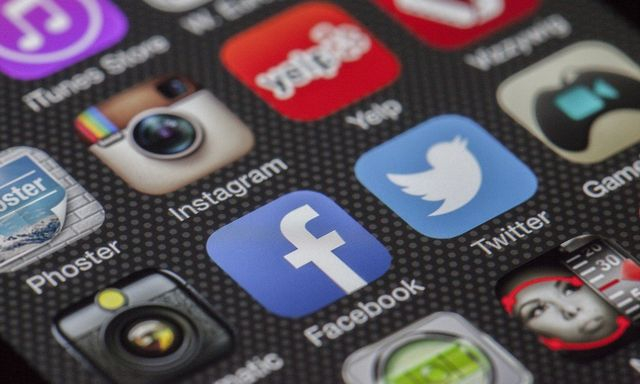 Оккупанты заявили о намерении отключить Facebook и Instagram