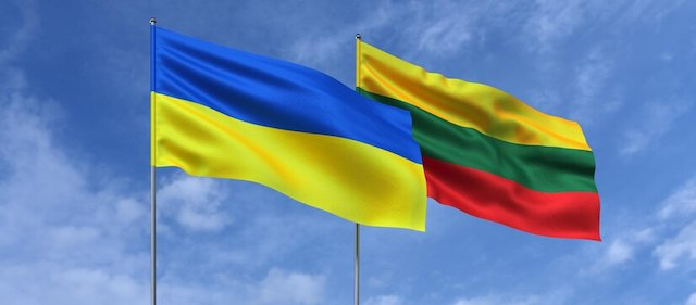 Литва передала на Херсонщину пять автомобилей