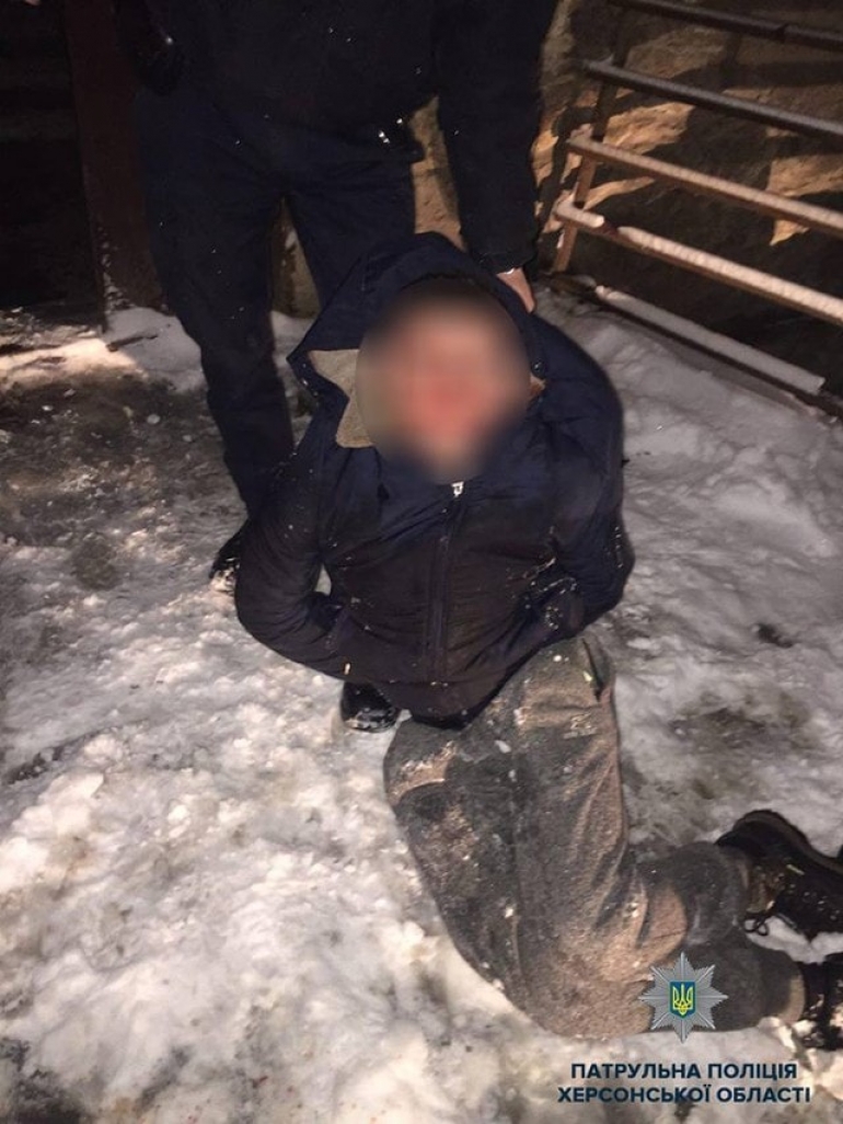 Патрульным удалось поймать грабителей через несколько минут после преступления