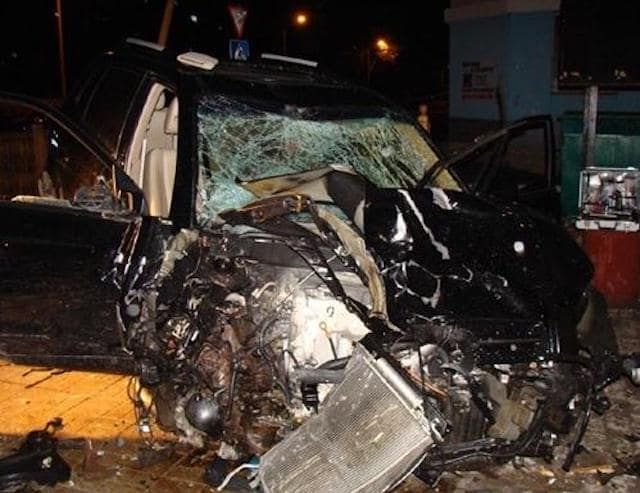 В Каховке подорвался автомобиль коллаборанта – он в реанимации