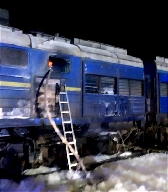 Пожар в поезде Интерсити «Киев – Херсон»: на ходу загорелся тепловоз