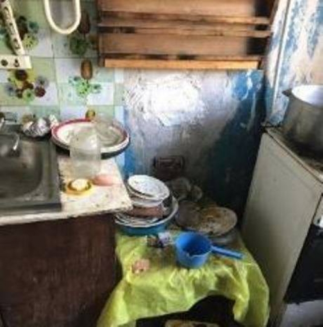 Сотрудники полиции забрали подростков и годовалого мальчика из их семей