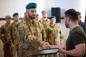 Четверо украинских военных, сражающихся возле Крынок, получили награды