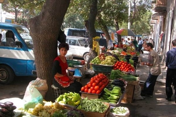 Стихийных торговцев прижали