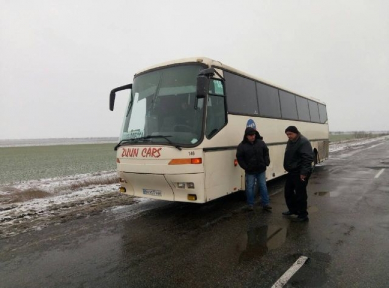 Почти 12 часов пассажиры сломавшегося автобуса ждали другое транспортное средство