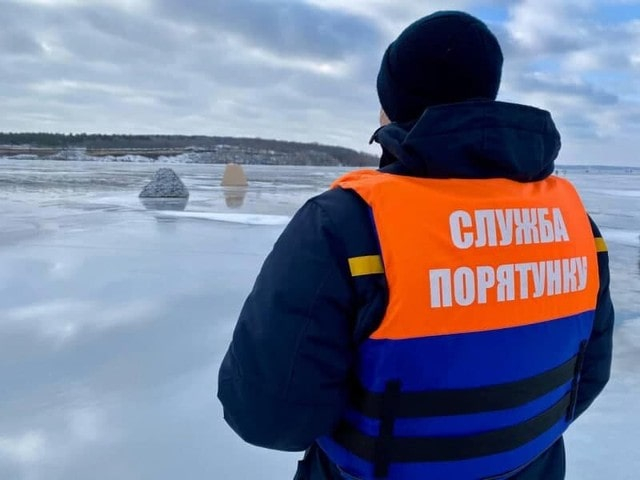 Пропавшие в Азовском море рыбаки вернулись домой в Геническ