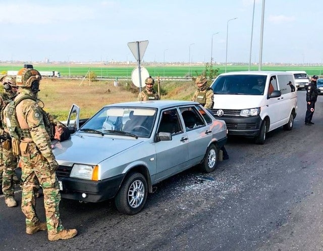 Правоохранители задержали группу воров, которые грабили пожилых жителей