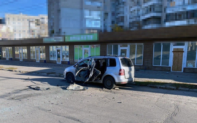 Российские FPV-дроны атаковали несколько гражданских автомобилей в Херсоне
