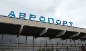 Группу грузчиков аэропорта «Херсон» разоблачили в воровстве вещей пассажиров