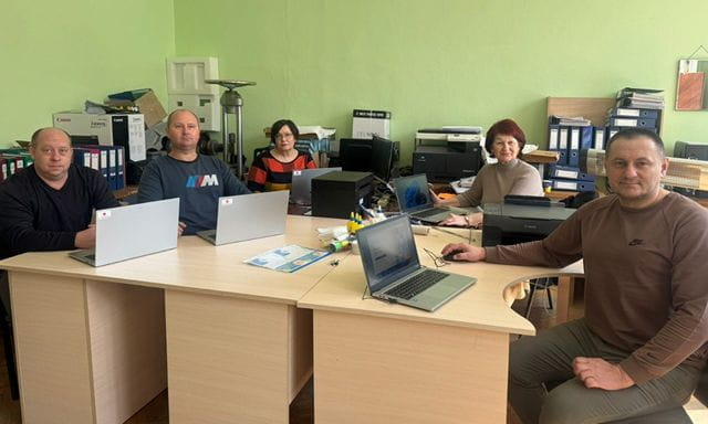 Япония передала педагогам Херсонщины компьютерную технику