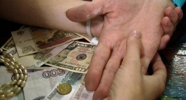 Пенсионерка пожалела женщину, не подозревая, что та – мошенница